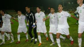 غربال سعدان يهدد ضعفاء المنتخب