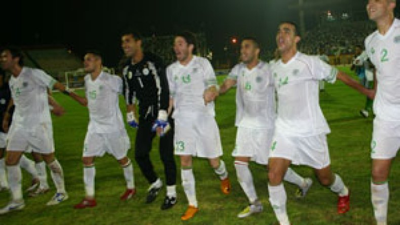 غربال سعدان يهدد ضعفاء المنتخب