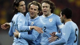 طيف ماراكانا يراود الأوروغواي قبل إياب الأردن