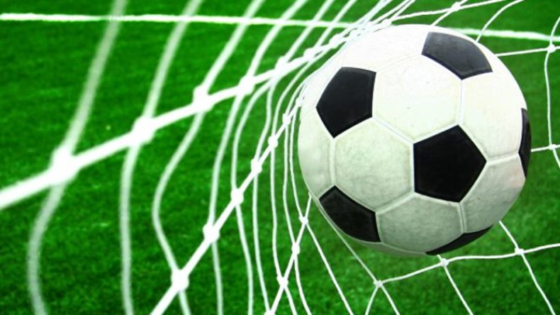 أعداء النجاح يعبثون بكرتنا