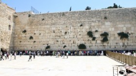 سعيود تفادى حضور طقوس اليهود أمام “حائط المبكى”