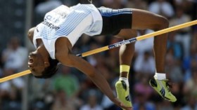 هكذا يمارس الكينيون رياضة القفز العالي!؟