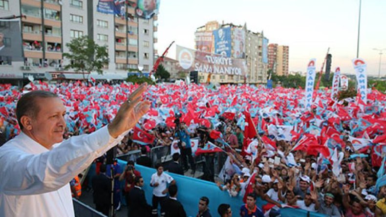 أردوغان “سلطان” تركيا الجديد الذي يرفض الهزيمة