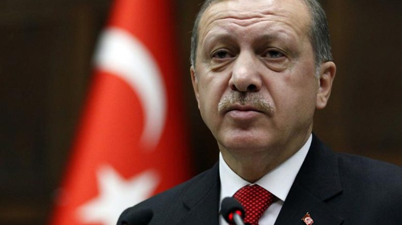 أردوغان يكلف داود أوغلو بتشكيل حكومة مؤقتة