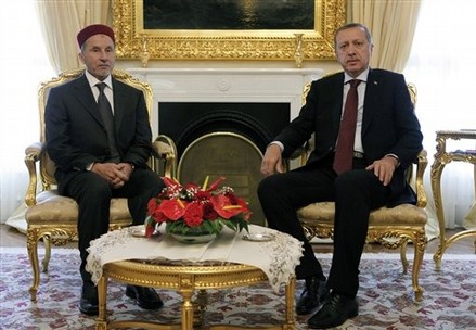 Libye : le chef de la rébellion rencontre les dirigeants turcs