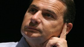 حفيدة بورقيبة قد تدخل وزير فرنسي الاسلام والعراق يؤسس حزبا للحمير