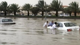 فيضانات في الرياض بسبب إمطار غزيرة وإقفال المدارس