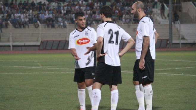 حمار يستعرض 40 مليارا وسرار يختفي عن الأنظار