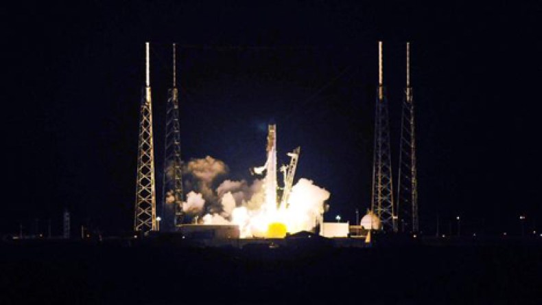 أمريكي وروسي سيمضيان عاما في الفضاء