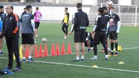 4 لاعبين في مفكرة حمّار لإستقدامهم إلى الوفاق