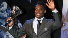 “عرس” الغاني إيسيان يتأجّل!