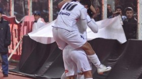 حريق‭ ‬بالملعب‭..‬‮ ‬وآخر‭ ‬داخل‭ ‬بيت‭ ‬الحمراوة