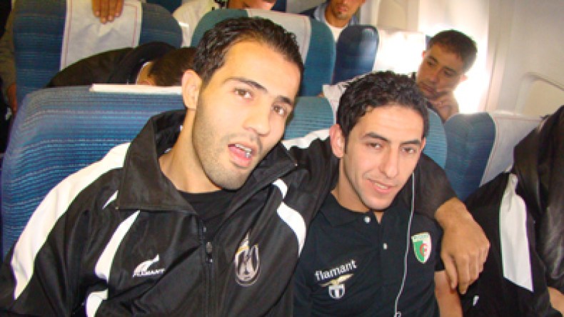 الوفاق يصل إلى باماكو ..وأشبال سرار يعدون بالتتويج بكأس الكاف