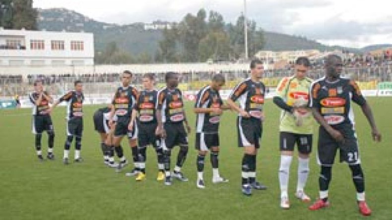 نهائي رياضي عربي بأجواء مغاربية سياسية مشحونة