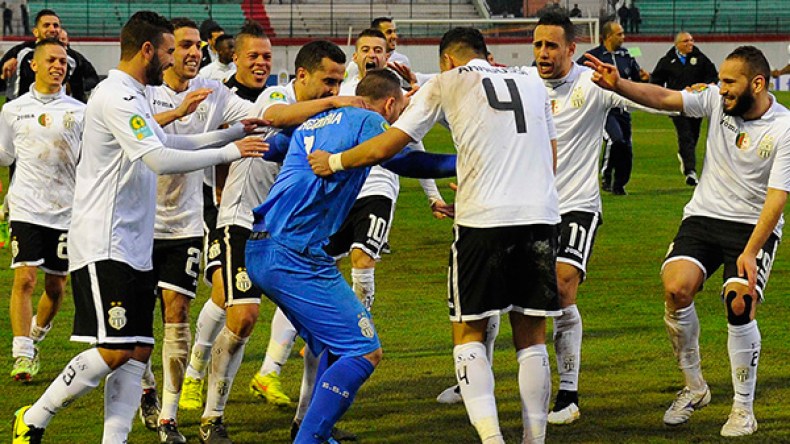 الوفاق ينهي عقدة الشبيبة في الكأس