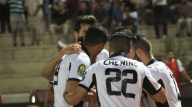 اللاعب الجزائري أغلى من الإفريقي.. والاعتماد على المهاجرين ضرب للتكوين