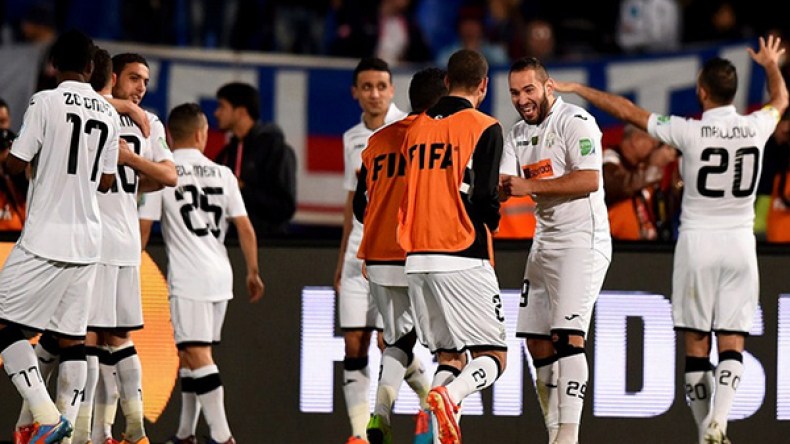 حمّار يعد بـ50 مليونا لكل لاعب للإطاحة بنادي القرن في إفريقيا