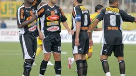 إدارة الوداد البيضاوي ترصد علاوات خيالية للاعبيها للإطاحة بالوفاق