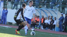 إدارة الوفاق توزع 2.5 مليار على اللاعبين