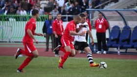 أطراف تضغط لإبعاد مناد.. وڤانا متمسك به