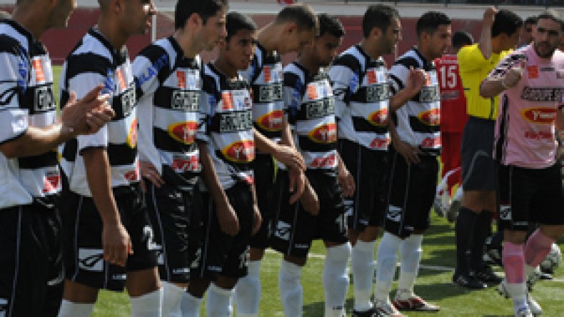 “الكحلة” في مواجهة الحرارة، الاستفزازات، الناموس والحقرة…