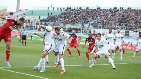 الأنصار يهاجمون تدريبات “الوفاق” والأمن ينقذ الموقف