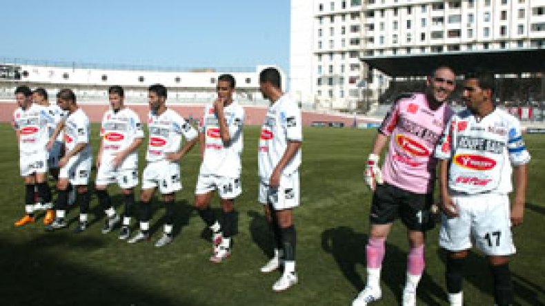 الوفاق يغرم 04 لاعبين تغيبوا عن الاستئناف بـ 05 ملايين سنتيم