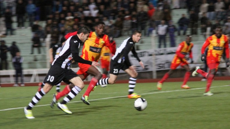 الوفاق يسعى لتدشين المنافسة الإفريقية بفوز