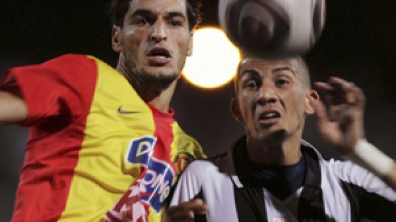 الوفاق يتعادل ايجابيا ويودع المنافسة بشرف