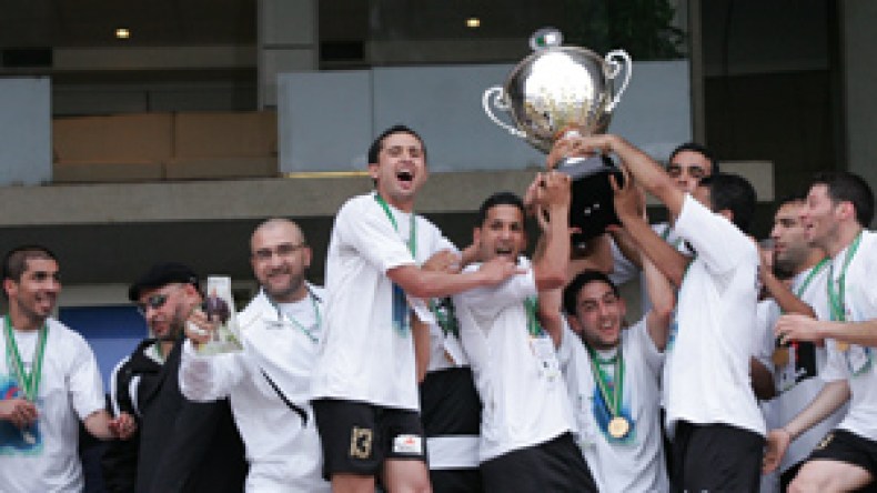 عين  للاستثمار  في  الفرح  وأخرى  على  اللقب