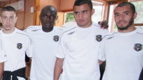 فرانسيس يطير إلى أوروبا، ويخلف يتذوق طعم الكأس