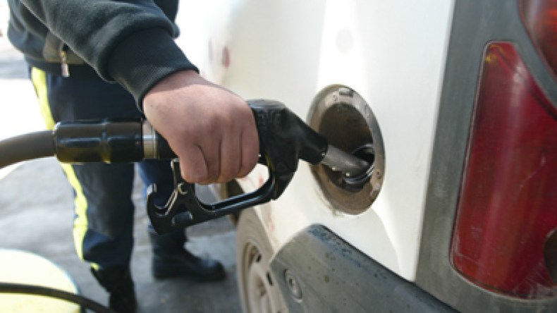 رسوم جديدة على استيراد سيارات الديازل