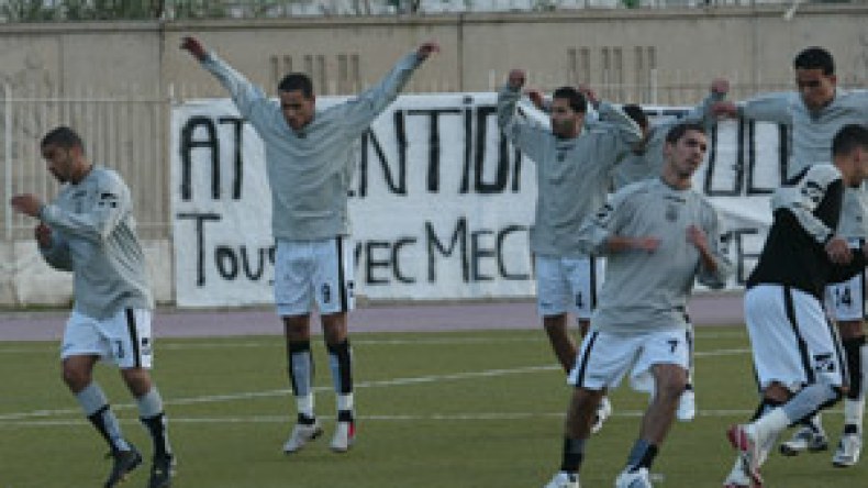 الوفاق يفكر في إلغاء استقداماته لثقل الأعباء وضيق الوقت