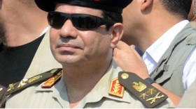 حركة تجمع توقيعات لتكليف “السيسي” برئاسة مصر دون انتخابات