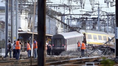 Déraillement d’un train près de Paris: 7 morts et des dizaines de blessés