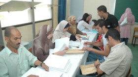 أزمة تحويلات واكتظاظ يهدّد بـ “تشريد” الطلبة بالمعاهد والإقامات