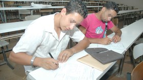 أسئلة “عرّف” و”أذكر”.. تُرهق حراس الإمتحانات في الجامعات