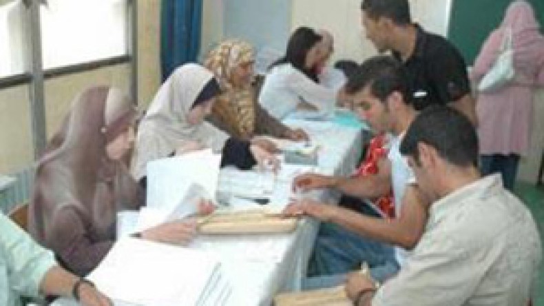 اكتظاظ‭ ‬وطوابير‭ ‬على‭ ‬مقاهي‭ ‬الأنترنيت‭ ‬والجامعات‭ ‬في‭ ‬آخر‭ ‬يوم‭ ‬من‭ ‬التسجيلات‭ ‬