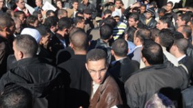 الطلبة المتخرجون يهددون بمقاطعة مسابقات الماجستير وخمسة آلاف طالب منعوا من التحويل