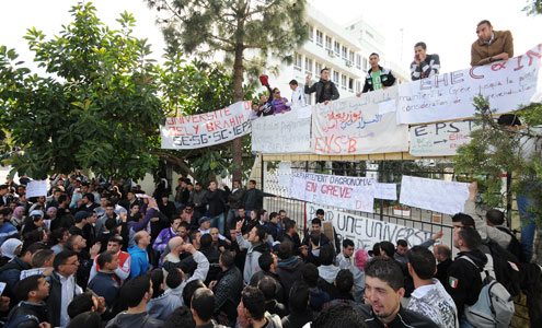 L'Université sur un volcan: les étudiants persistent et signent