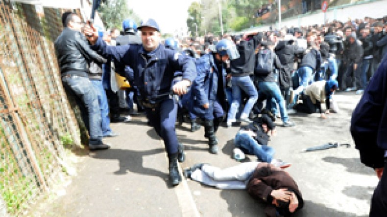 “سنُحول محيط الوزارة إلى ساحة اعتصام يومية إذا لم تلب مطالبنا”