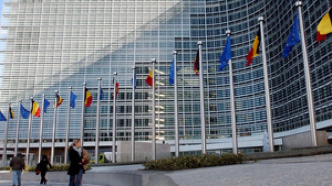 الاتحاد‭ ‬الأوربي‭ ‬يوفد‭ ‬لجنة‭ ‬للتحقيق‭ ‬في‭ ‬الهبات‭ ‬الموجهة‭ ‬لفقراء‭ ‬الجزائر