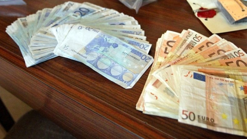 حجز 52 ألف أورو داخل مسكن في برهوم بالمسيلة