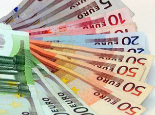 Tradesmen and businessmen involved in money laundering for GSPC in desert