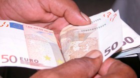 تاجر شنطة متّهم بتهريب الأورو من خليّة بإسبانيا نحو الإرهابيين بالجزائر