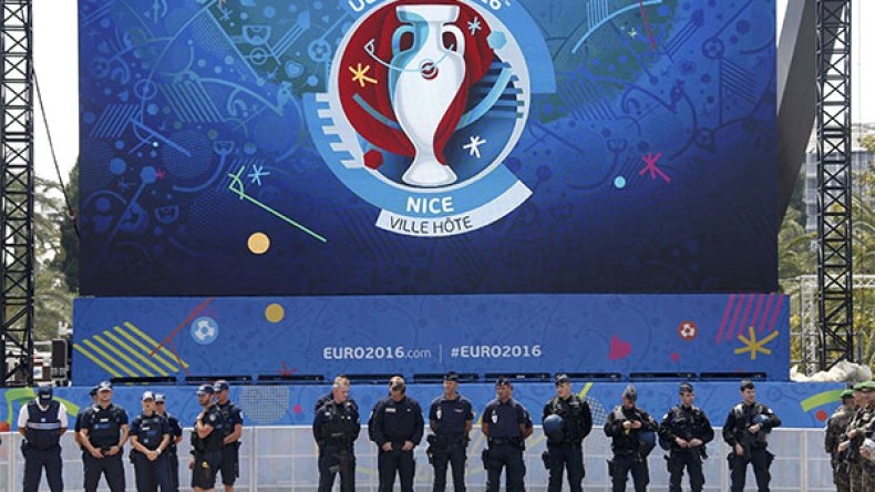 فرنسا تقص شريط “اليورو” على وقع تهديدات “داعش” و”شبح” بن زيمة
