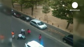 بالفيديو..الشرطة الفرنسية تعتدي على امرأة بوحشية