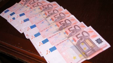 Foreign companies money transfer under surveillance in Algeria