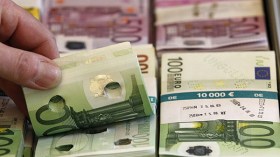 حجز 140 ألف أورو مهربة بمطار الجزائر