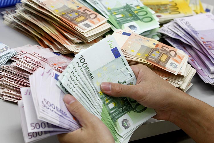 “6 Billion Dollars”… the amount in hard currency possessed by Algerians based in Europe!